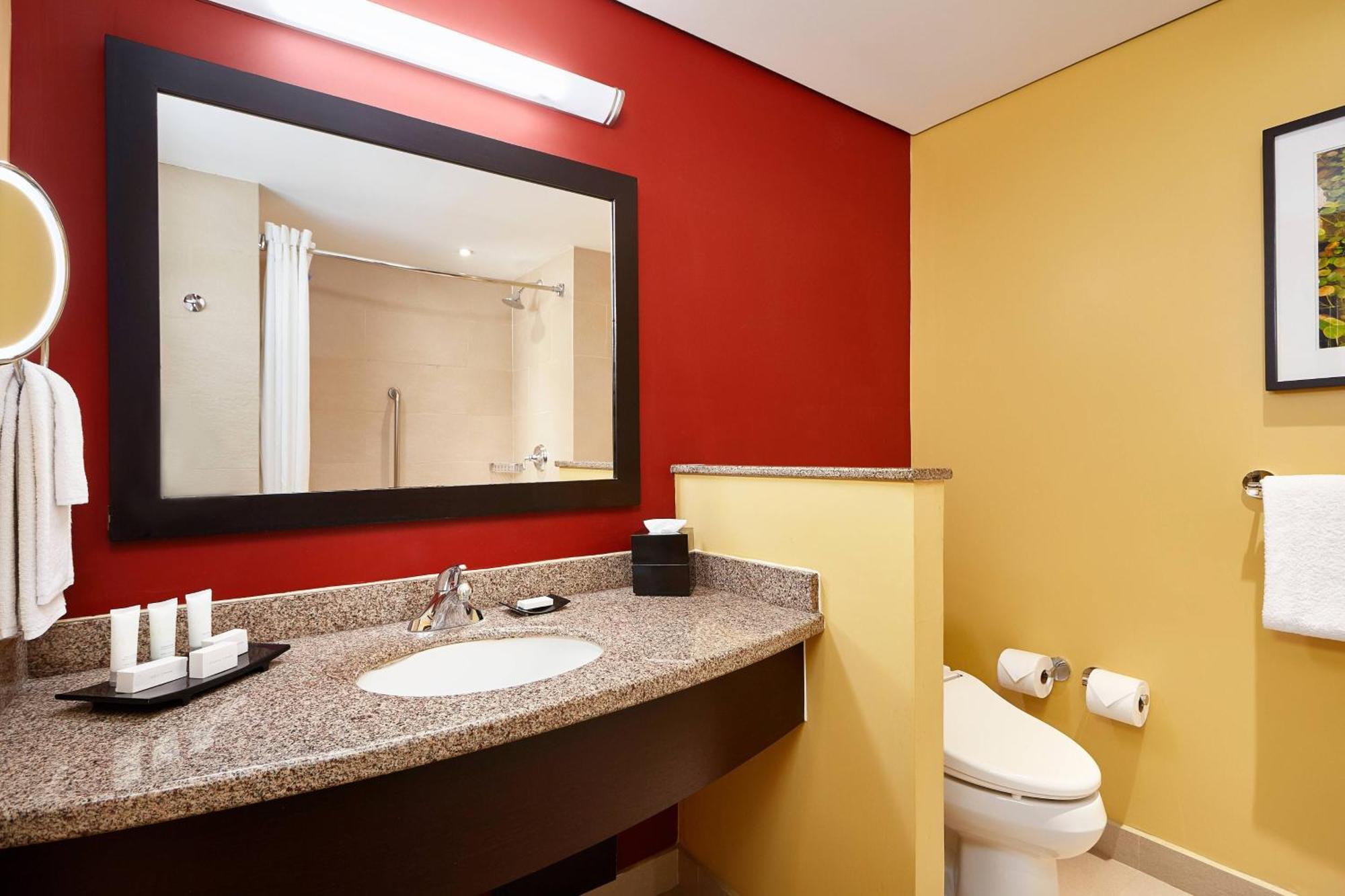 Courtyard By Marriott Leon At The Poliforum Buitenkant foto